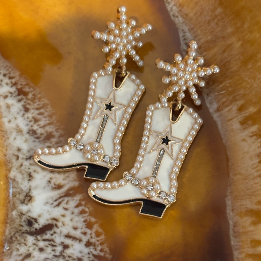 Pearl Star Cowboy Boot Earrings